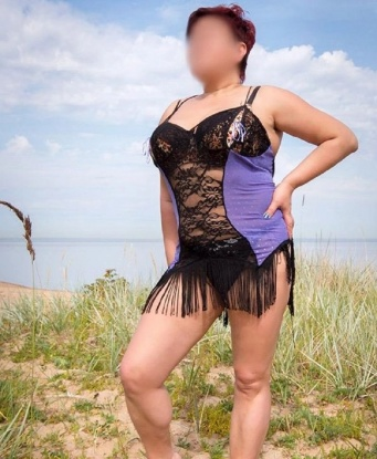 💋 Со мной ты окунешься в мир наслаждений и страсти, я подарю тебе неповторимые ощущения. 🌟 У меня есть все инструменты, чтобы сделать твои самые смелые желания реальностью. ✨ Обрати внимание на мои отзывы - они говорят самыми теплыми словами обо мне и моем профессионализме. 🌸 В Москве я покажу тебе весь свой мастерство и сделаю вечер незабываемым. Выбери фото из моего профиля, и я сделаю его реальностью для тебя. 💫 Я живу в Москве и с нетерпением жду тебя, мой дорогой. ✨ Роза